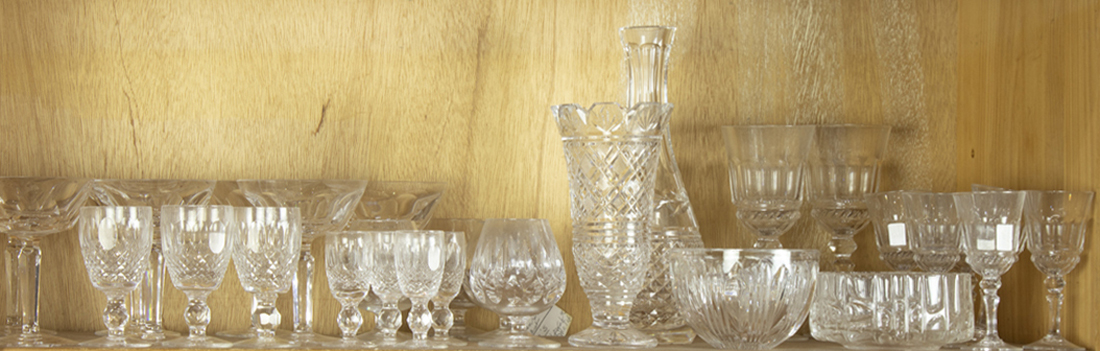 SHELF OF CRYSTAL STEMWARE Shelf