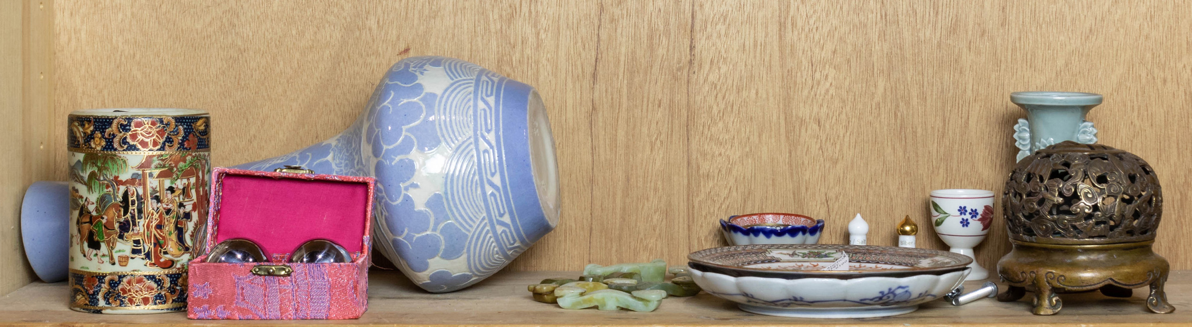 SHELF OF MISC ASIAN DECORATIVE