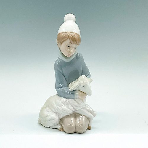 SHEPHERD WITH LAMB 1004676 - LLADRO
