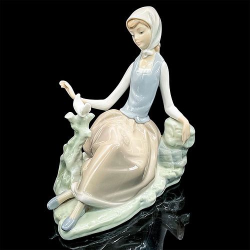 SHEPHERDESS WITH DOVE 1004660 -