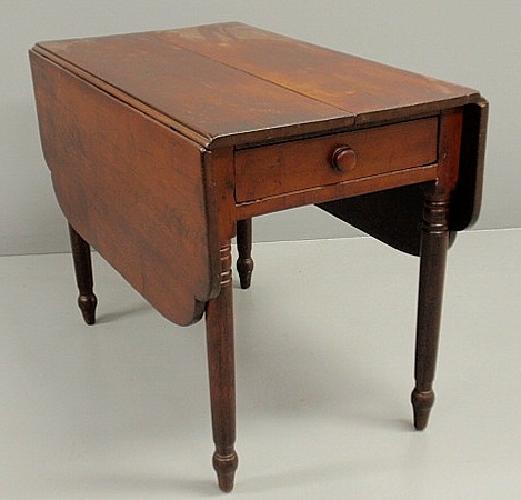 Sheraton cherry drop-leaf table