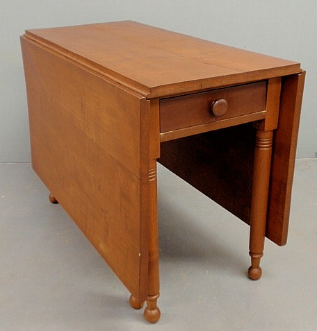 Sheraton cherry drop-leaf table