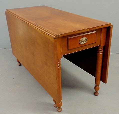 Sheraton cherry drop-leaf table