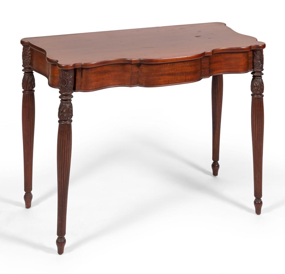 SHERATON PIER TABLE