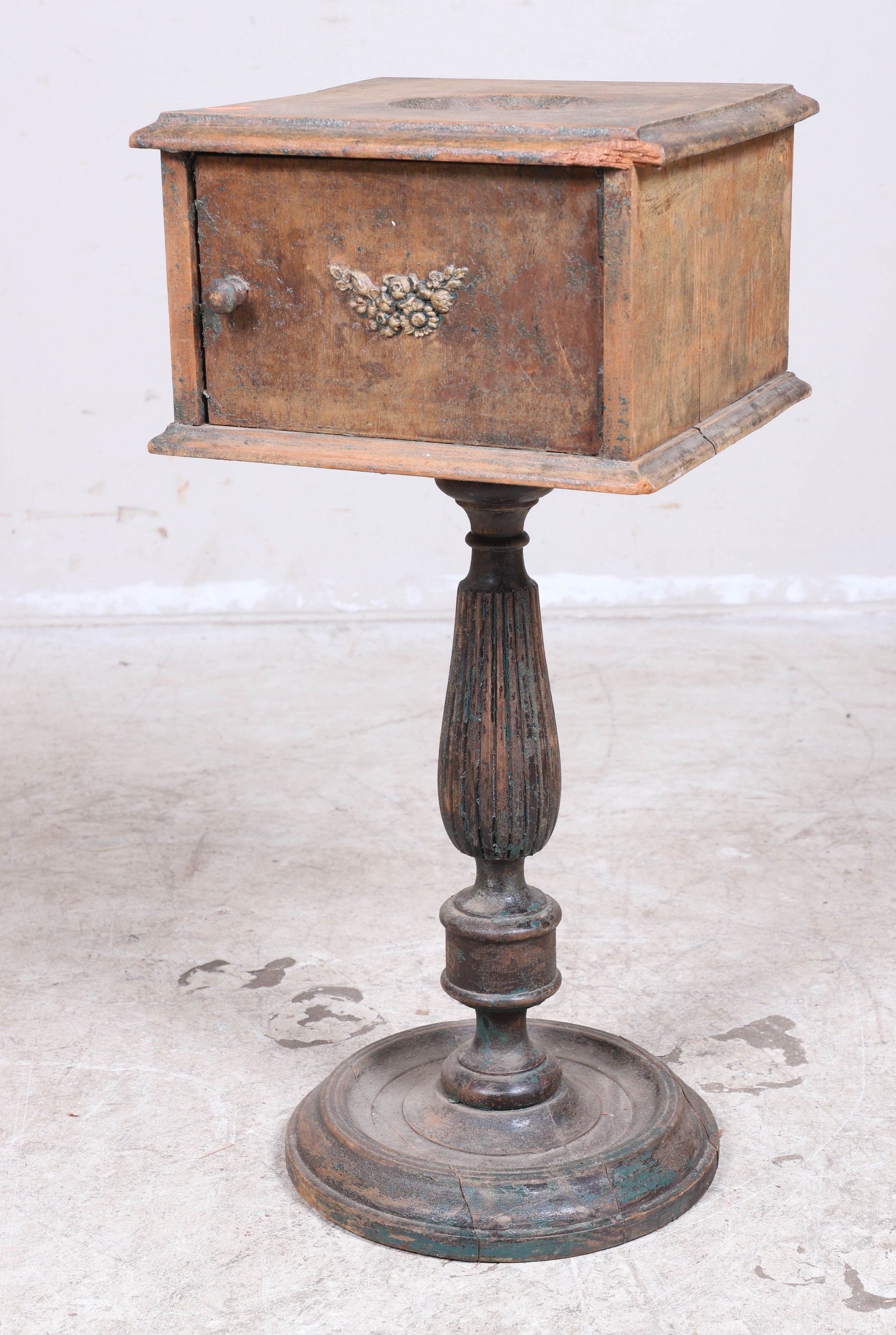 Sheraton style smoking stand,