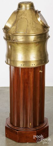SHIP&#039;S BINNACLE<br>Ship's