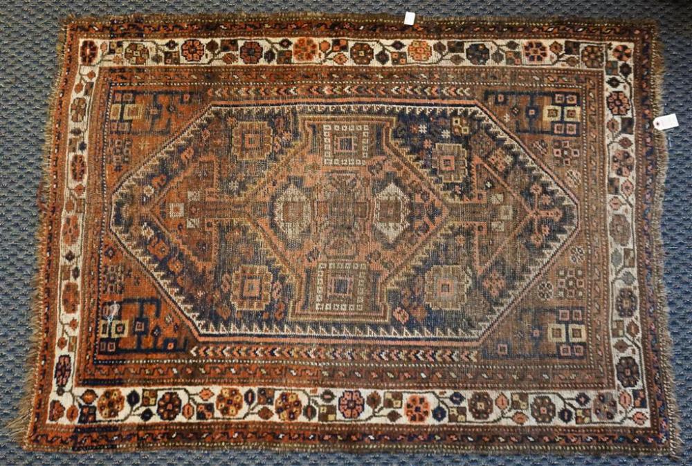 SHIRAZ RUG, 5 FT 2 IN X 3FT 9