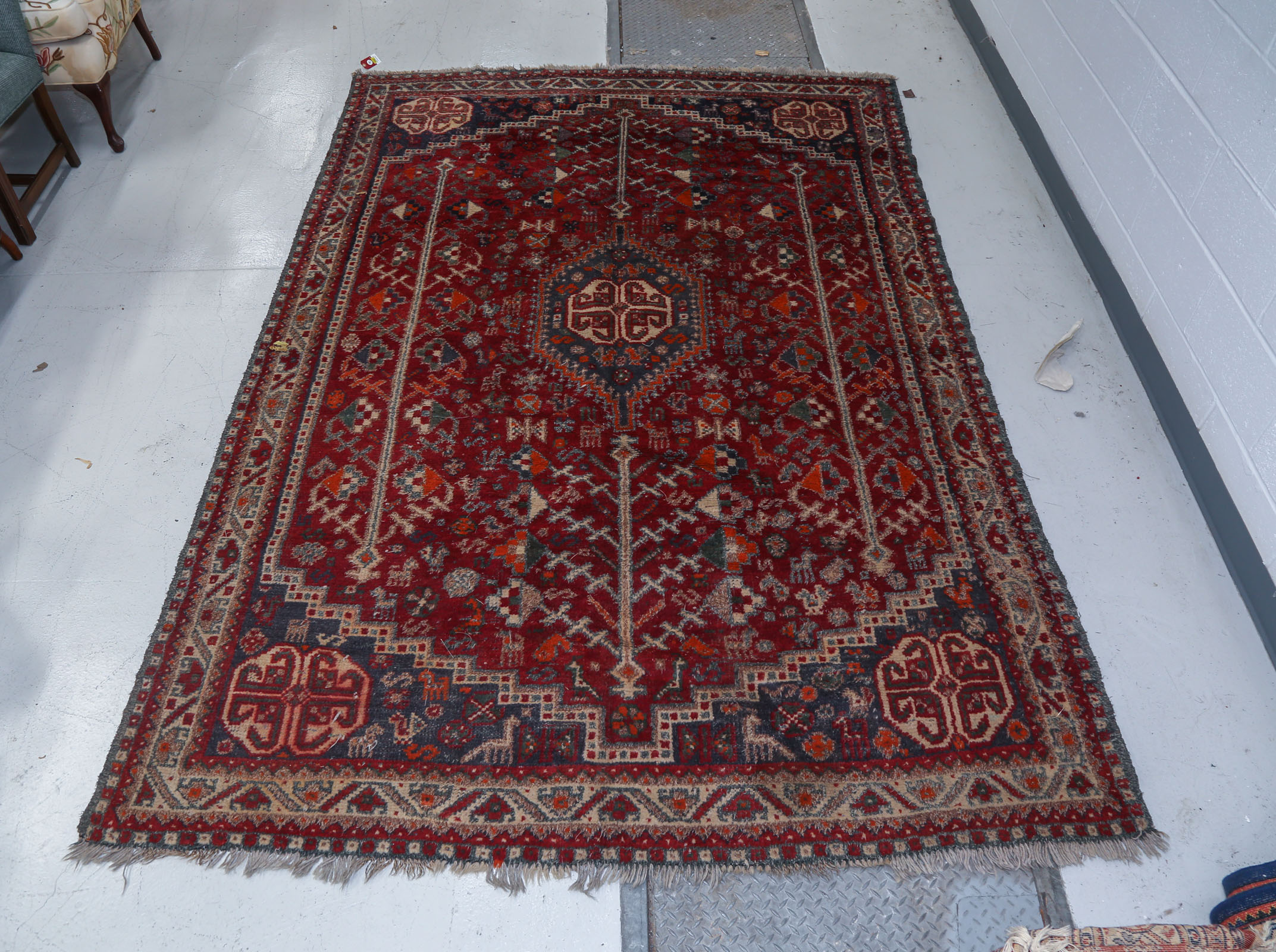 SHIRAZ RUG, PERSIA, 6.8 X 9.7