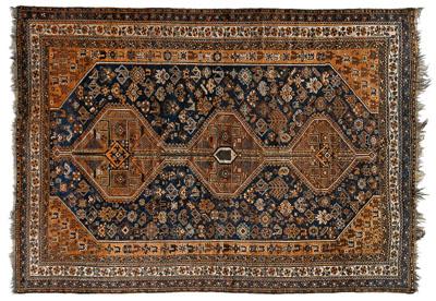 Shiraz rug, three amber central