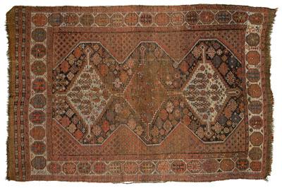 Shiraz rug, three serrated