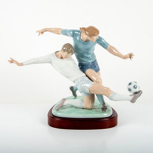 SHOT ON GOAL 1005879 - LLADRO