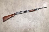 SHOTGUN. Winchester model 12 2