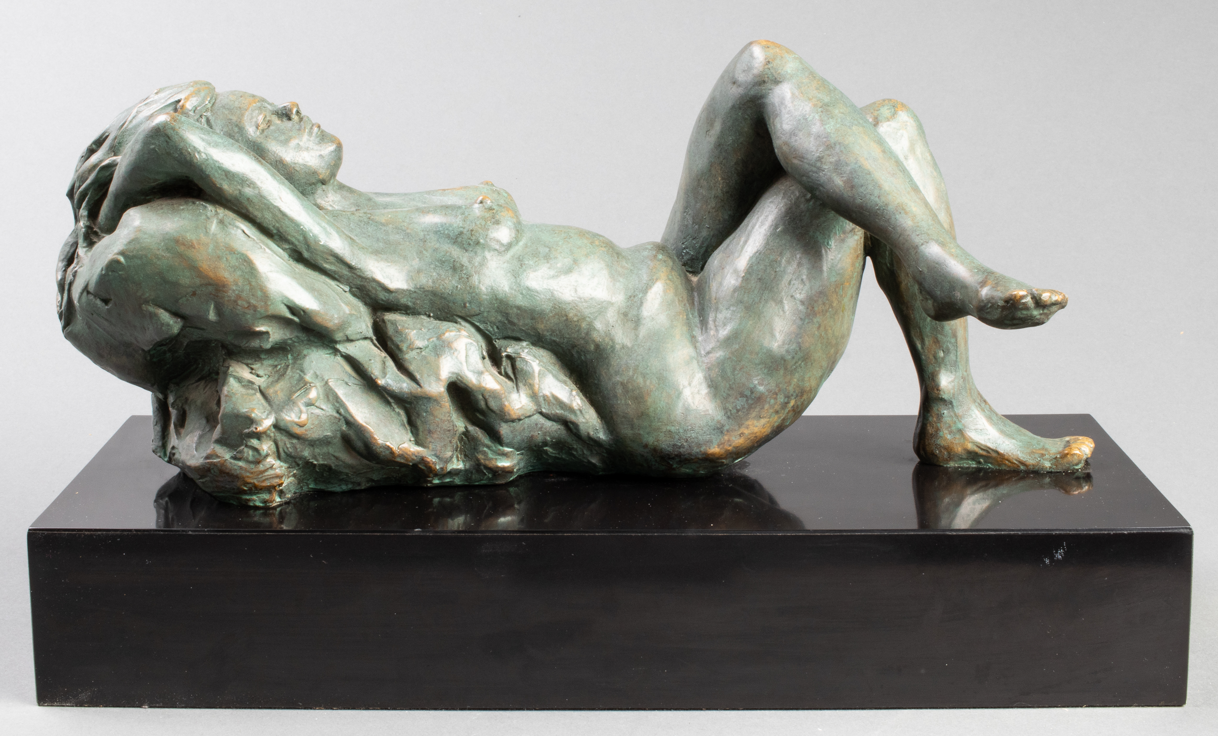 "SIESTA" MODERN RECLINING FEMALE