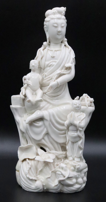 SIGNED CHINESE BLANC DE CHINE