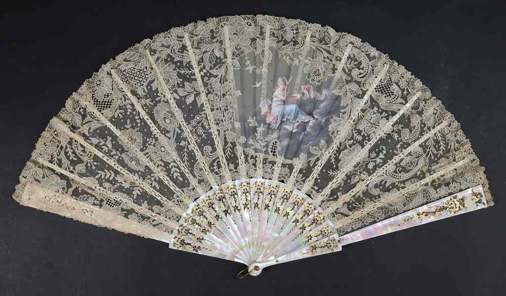 SIGNED F. HOUGHTON LACE FANLace fan