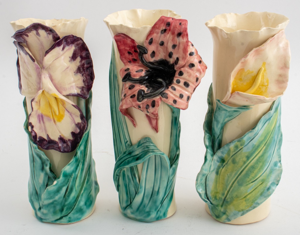 SIGNED FLOWER ART POTTERY CERAMIC