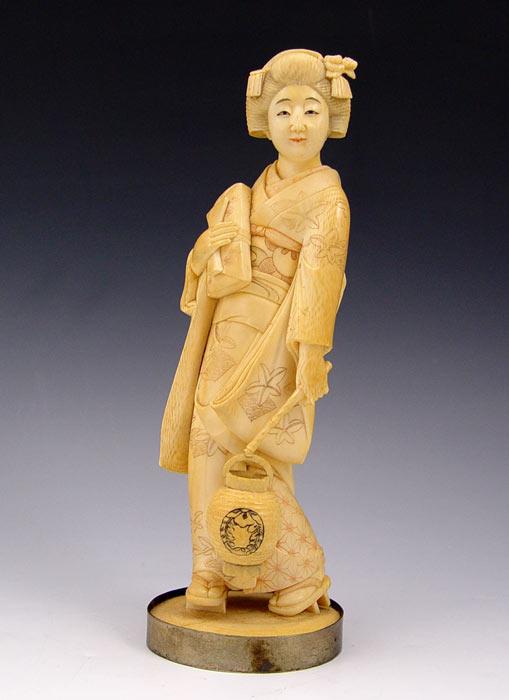 SIGNED JAPANESE CARVED IVORY