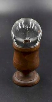 SIGNED MARK MATTHEWS ART GLASS