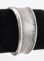 SIGNED MODERNIST TUFA CAST STE