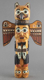 SIGNED NATIVE AMERICAN TOTEM W