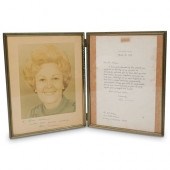 SIGNED PAT NIXON PHOTOGRAPH AN