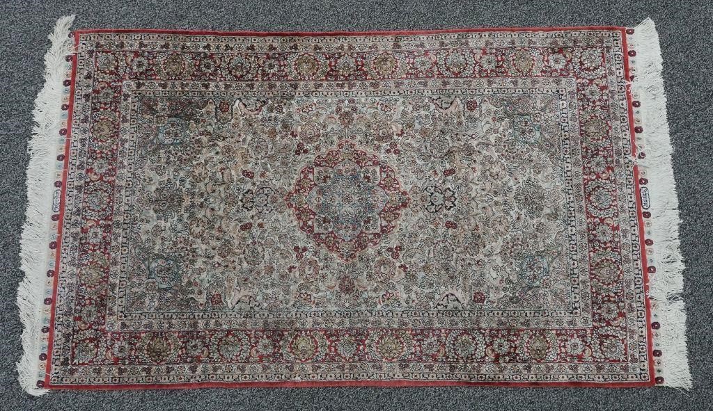 SIGNED PERSIAN ISFAHAN HAND KNOTTED