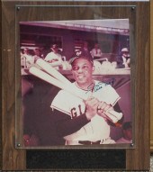 SIGNED PHOTOGRAPH OF WILLIE MA