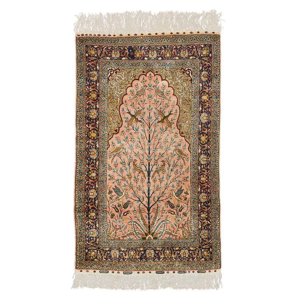 SILK HEREKE PRAYER RUG WEST