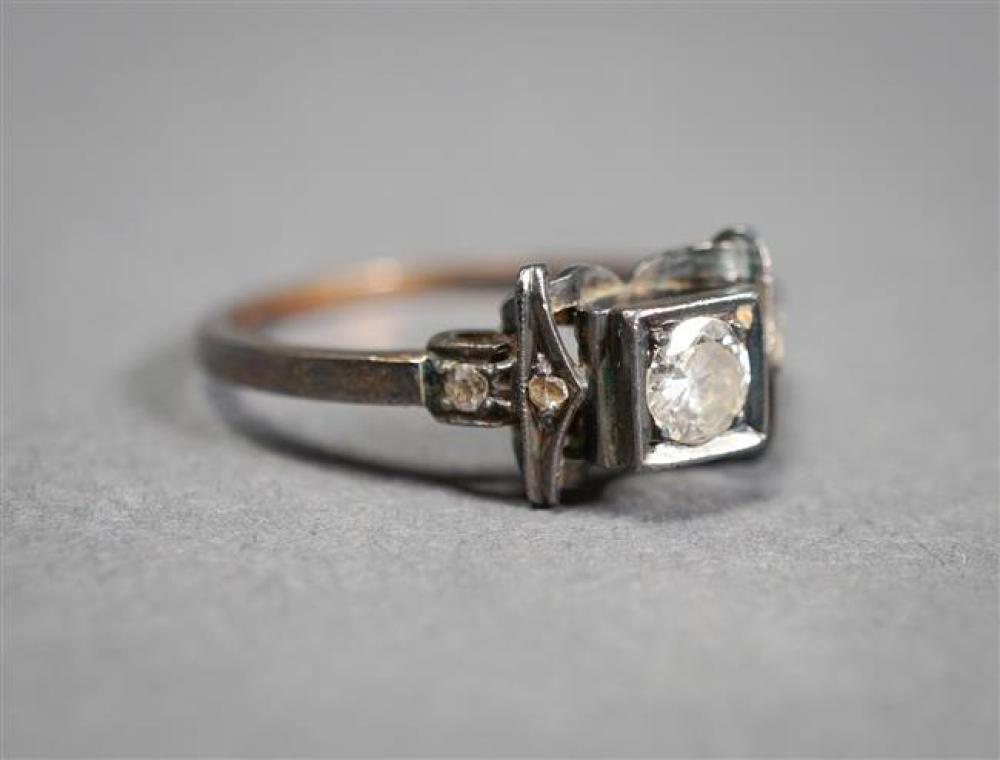SILVER AND DIAMOND RING (APPROX .30
