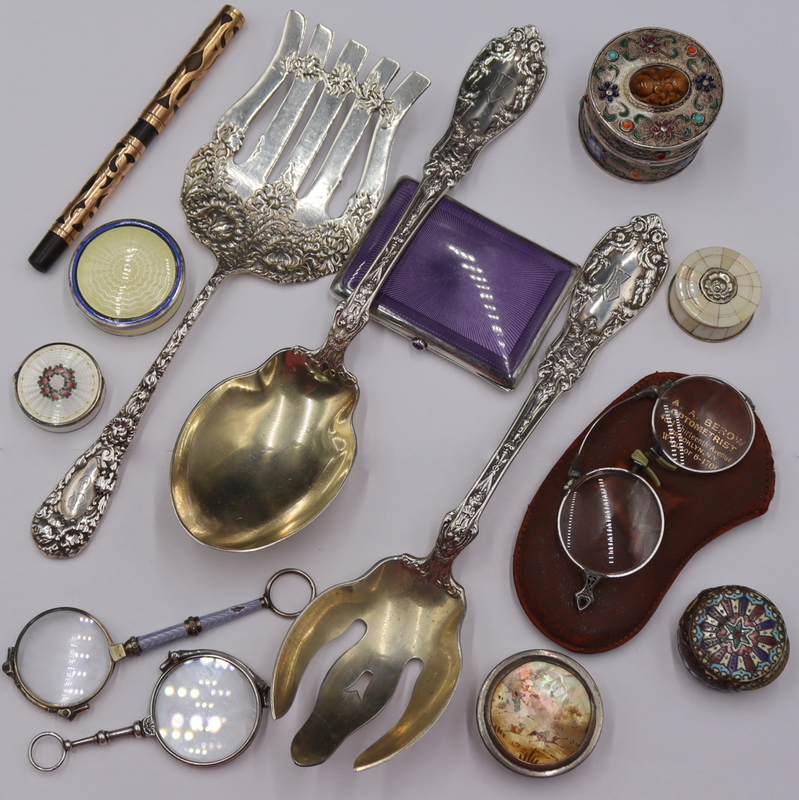 SILVER. ASSORTED OBJETS D'ART AND