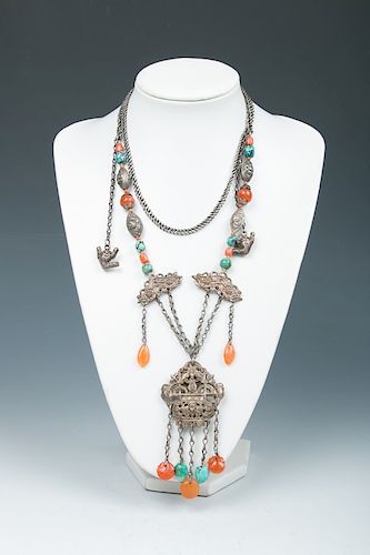 SILVER CHAIN WITH GEMS , LATE