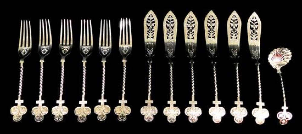 SILVER: ENGLISH SILVER PLATE FISH