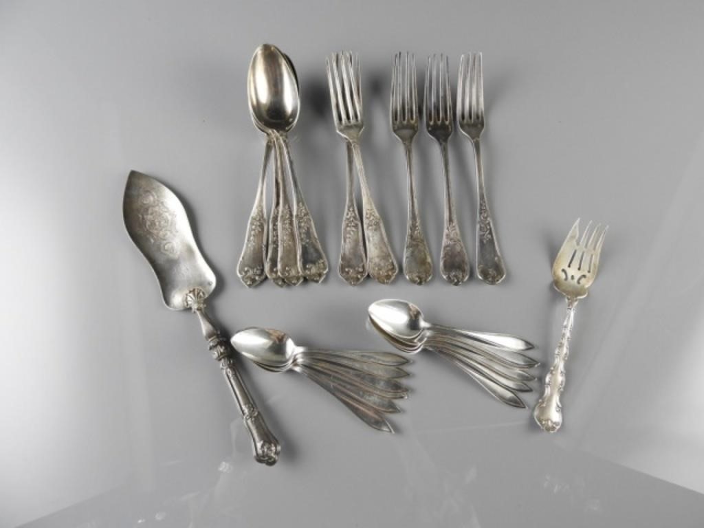 SILVER FLATWAREMiscellaneous silver