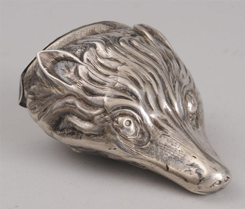 SILVER FOX HEAD SNUFF BOX The lid
