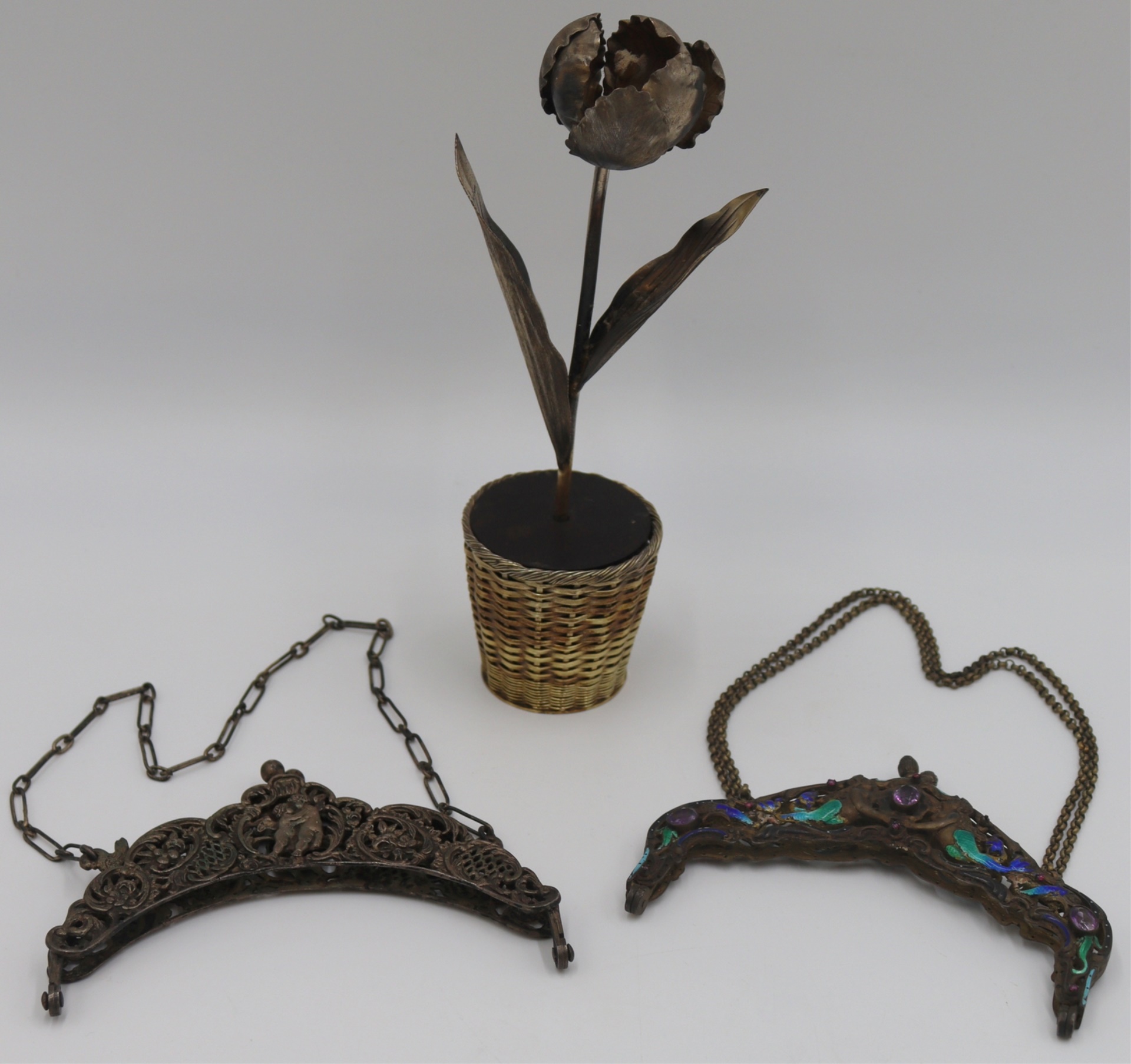 SILVER. GROUPING OF DECORATIVE
