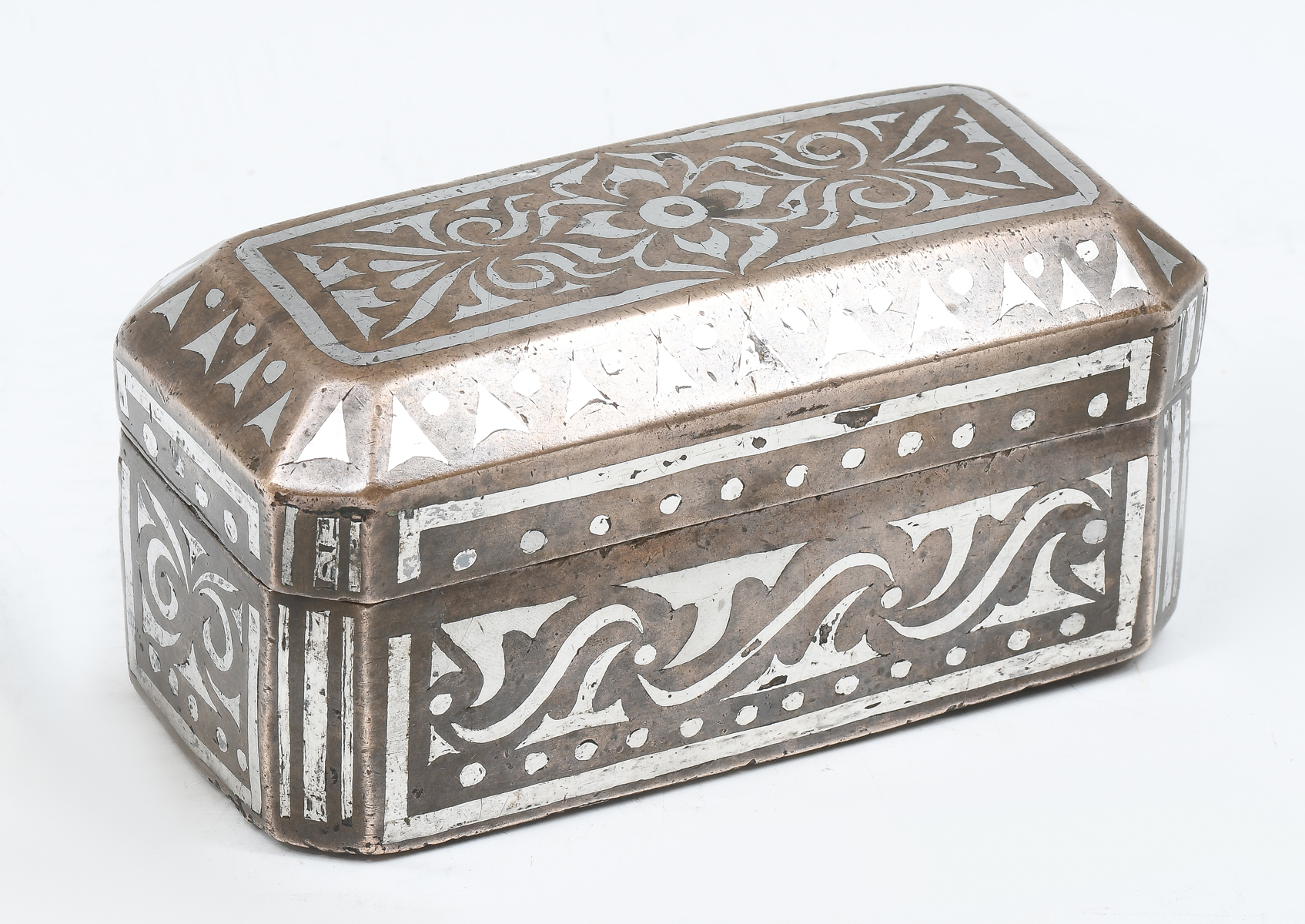 SILVER INLAID JAPANESE BETEL NUT
