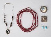 SILVER JEWELLERYA lot of silve