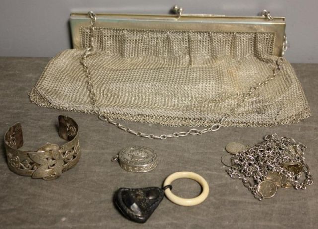 Silver Lot.Includes an .800