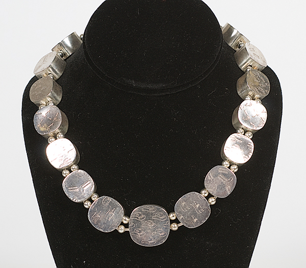 Silver Medallion Link Necklace 20th