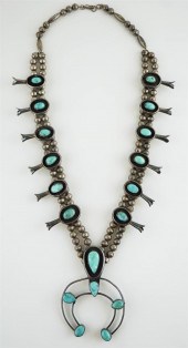 SILVER NECKLACE WITH SQUASH BL