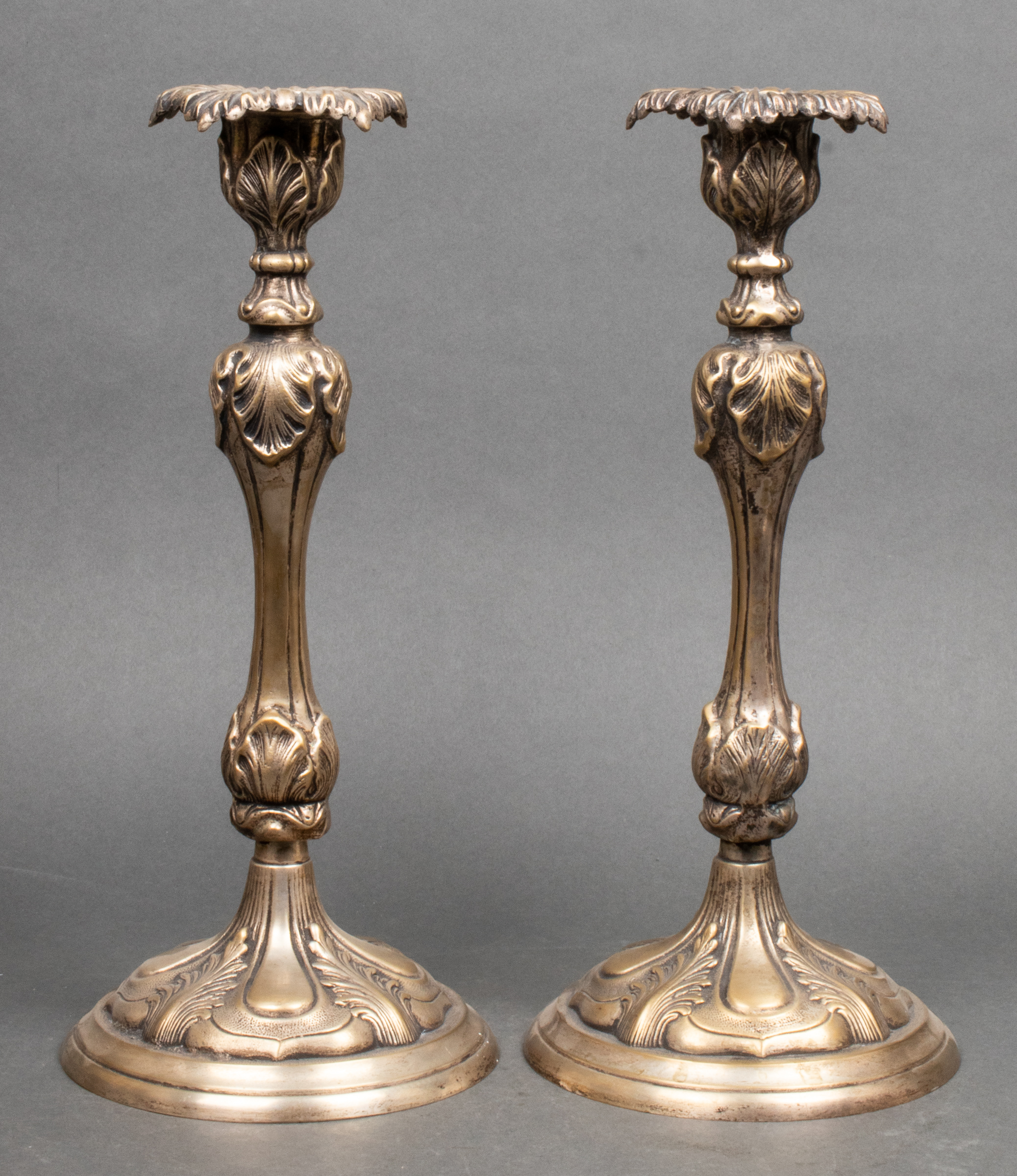 SILVERED METAL FOLIATE DECORATED
