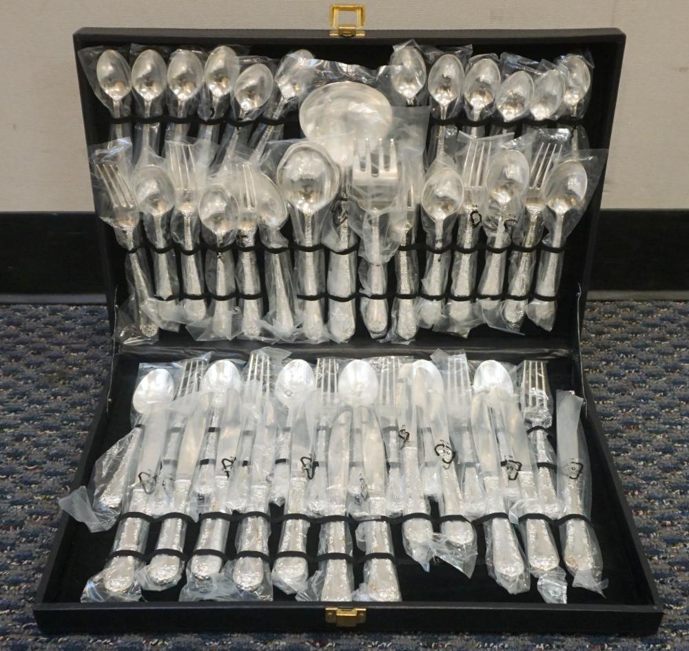 SILVERPLATE FLATWARE SET,