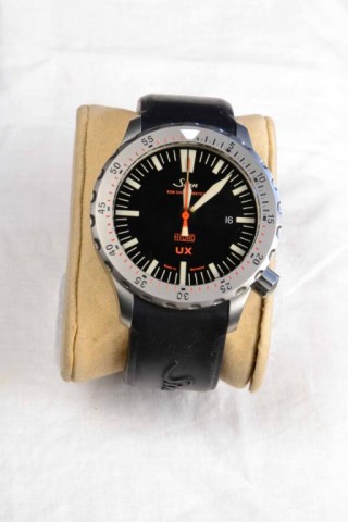 SIMM UX EZM MEN'S WATCHSuperb