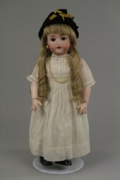 SIMON HALBIG K*R DOLL Bisque s
