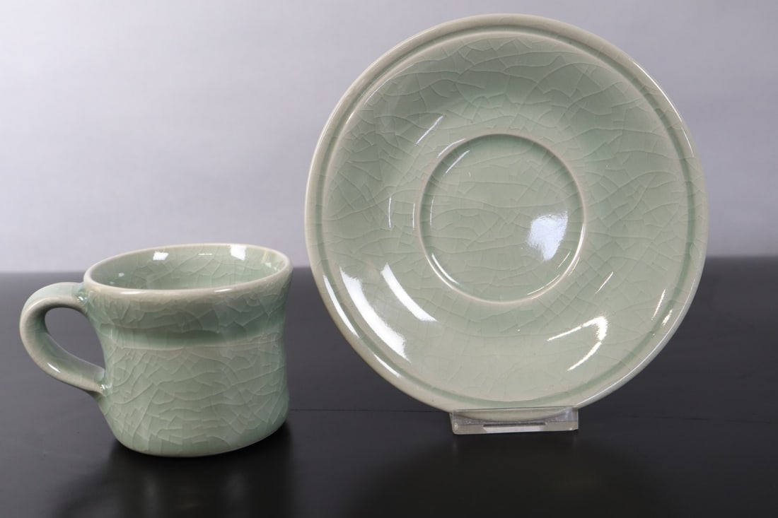 SIMON PIERCE GREEN CRACKLE GLAZE