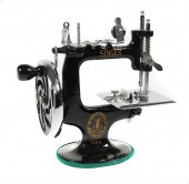 SINGER CHILD'S SEWING MACHINE
