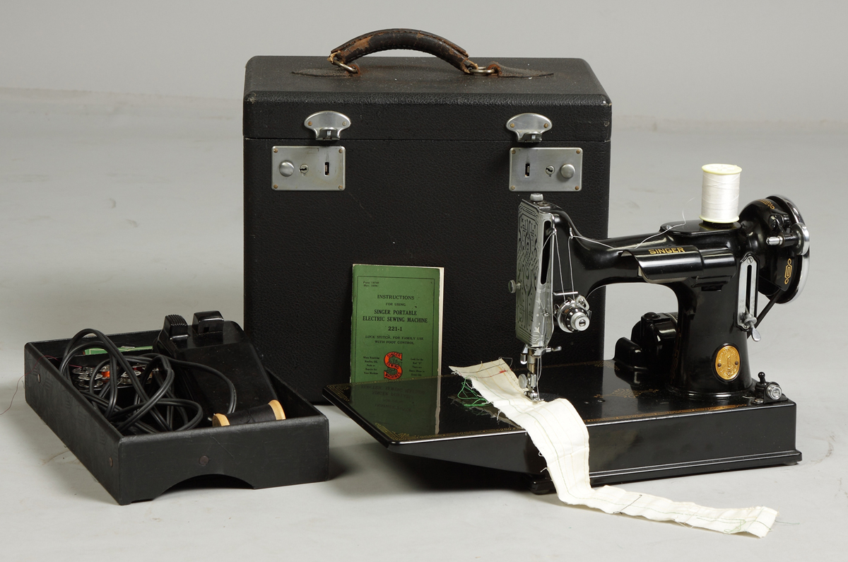 Singer Feather light Sewing Machine