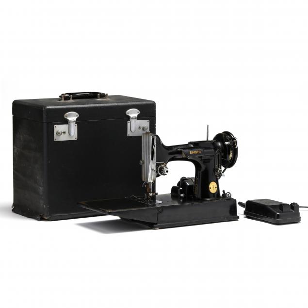 SINGER FEATHERWEIGHT 221-1 ELECTRIC