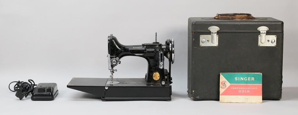 SINGER FEATHERWEIGHT 22K SEWING