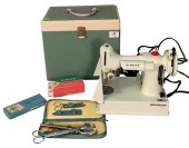 SINGER FEATHERWEIGHT SEWING MA